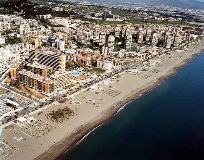 Nomad Malaga - Chic Apartament Center Torremolinos Buitenkant foto