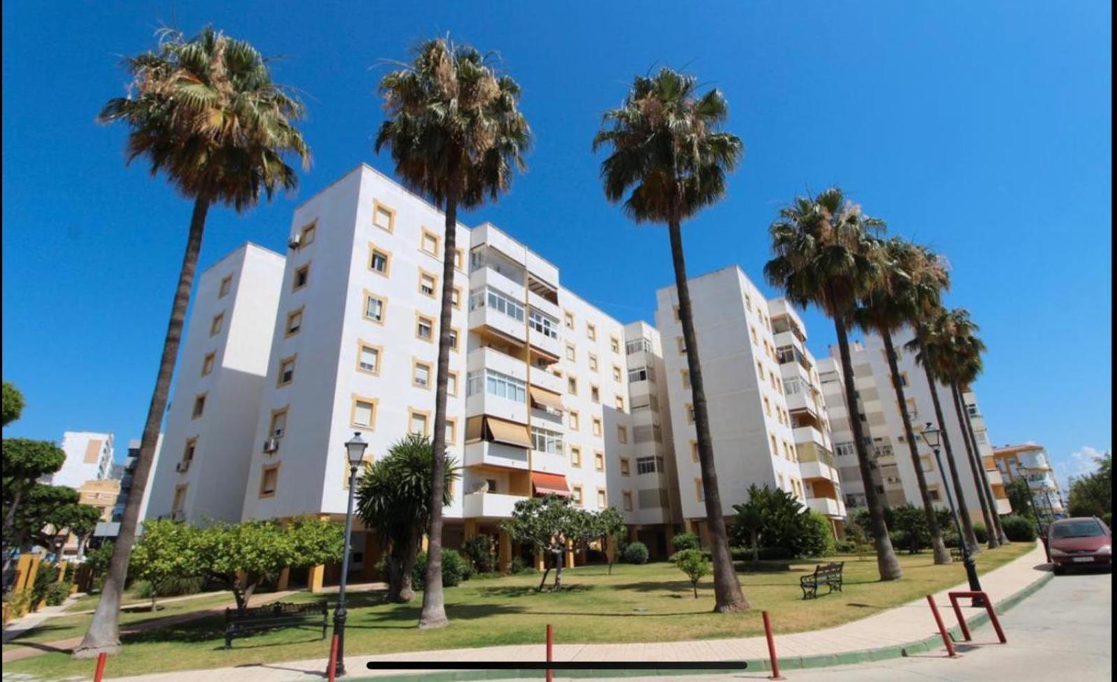 Nomad Malaga - Chic Apartament Center Torremolinos Buitenkant foto